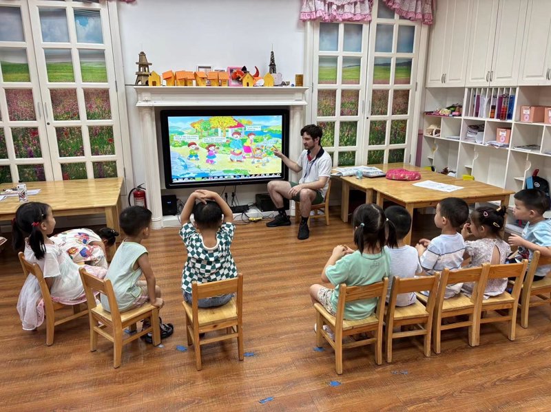 深圳教育公司风帆正举——科技赋能教育的新篇章